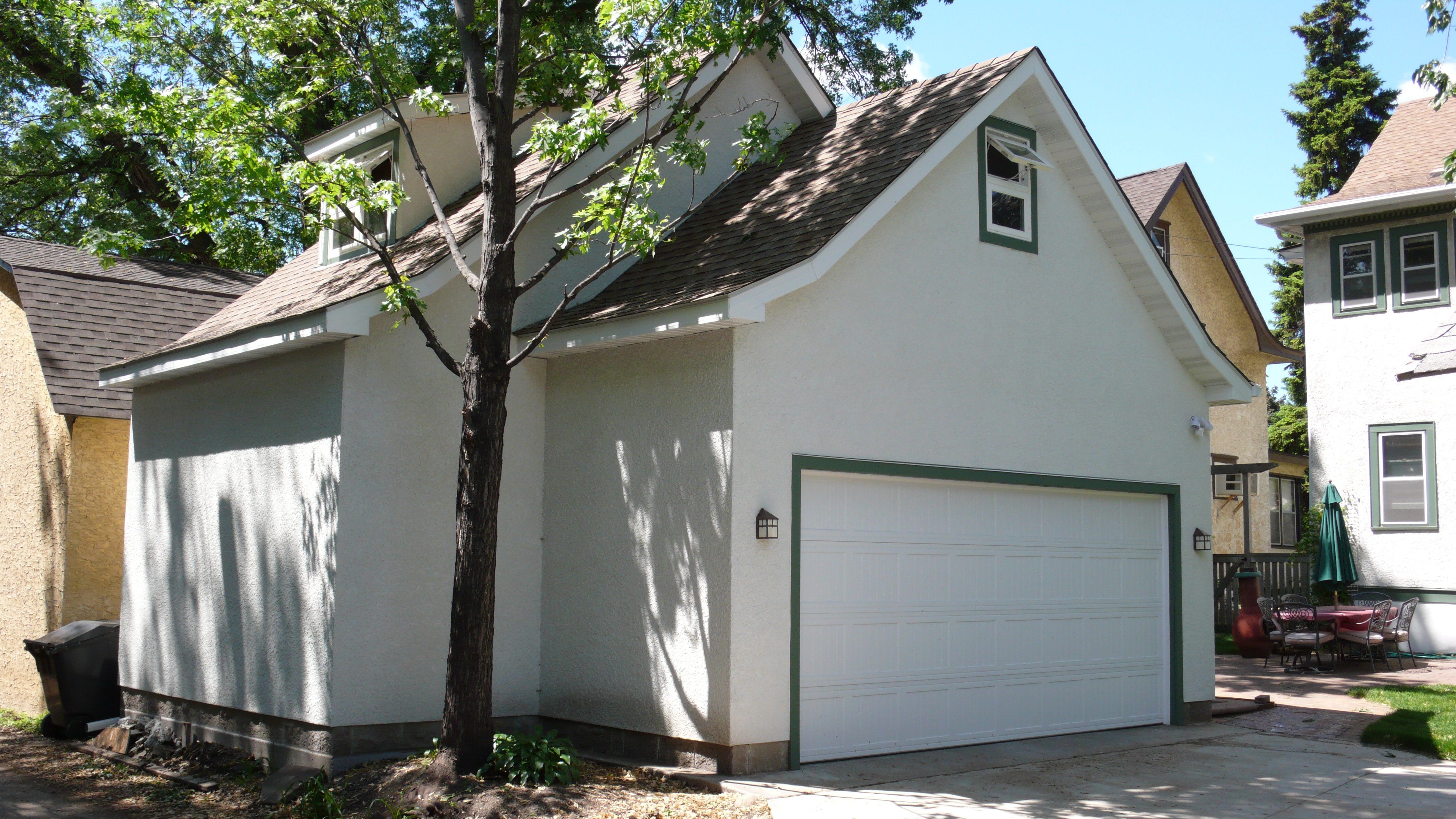 Stucco Detached Minneapolis Garage