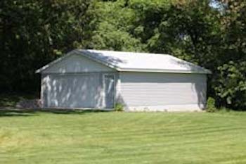 Minnetonka MN backyard garage style 