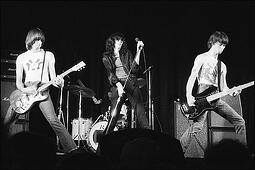 512px-Ramones_Toronto_1976