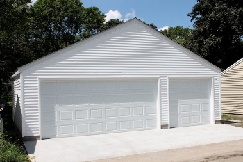 St_Louis_Park_3_Car_Garage_Storage_Truss_Vinyl_Siding-999044-edited.jpg