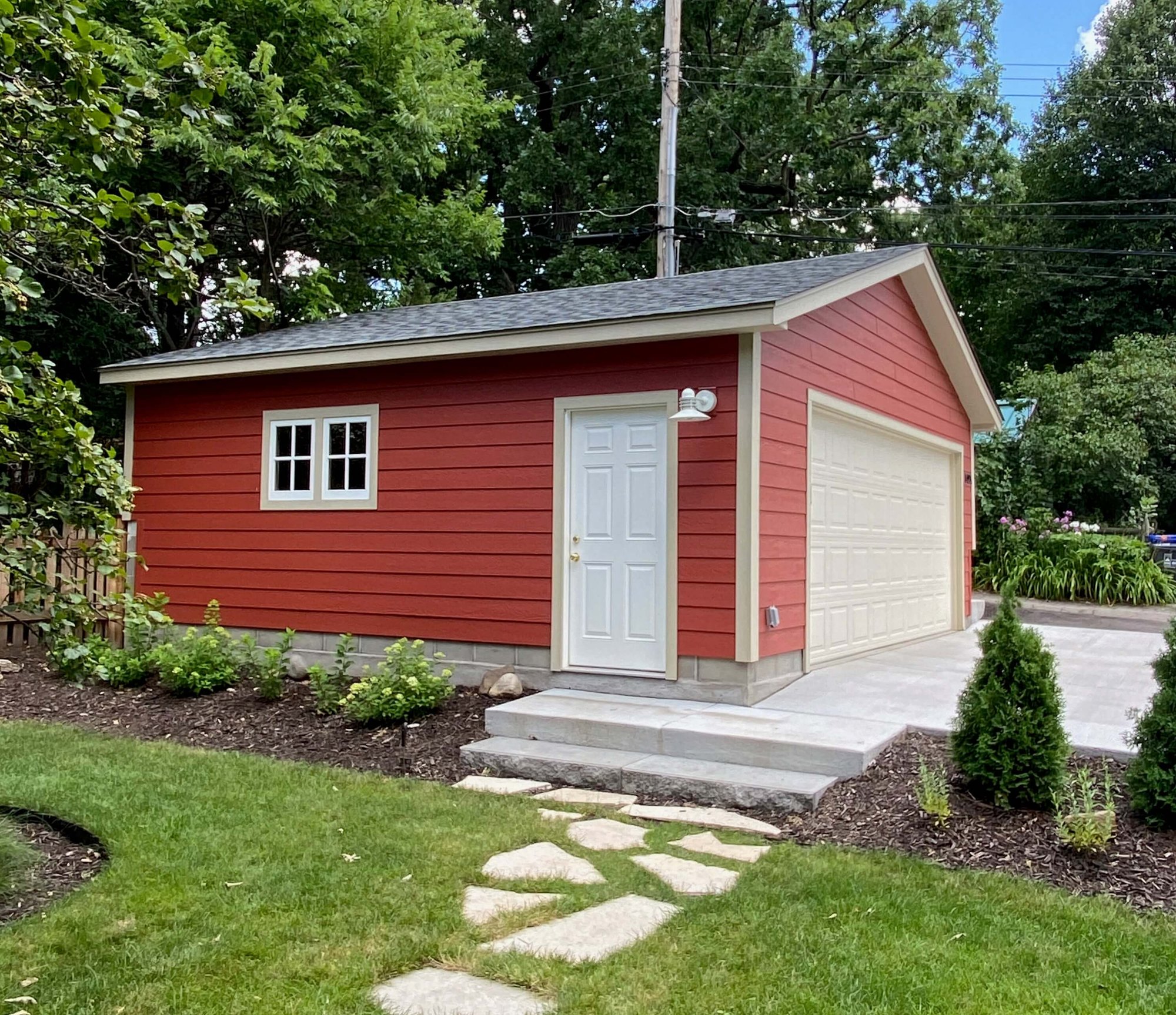 St Paul 2 Car Garage with LP SmartSide - 1 (1)